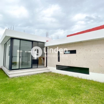 Casa en Venta en Guadalupe Hidalgo de un solo nivel con jardín, Puebla