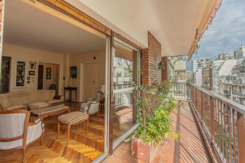 VENTA • RECOLETA • 4 AMBIENTES • 2 COCHERAS FIJAS