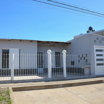 Casa en venta en Alvarez
