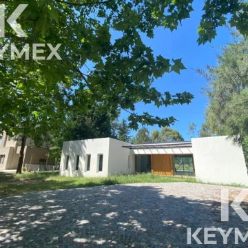 CASA VENTA 4 DORMITORIOS EN MIRALAGOS