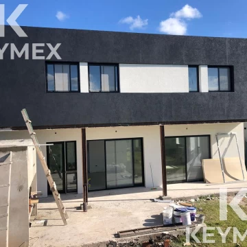 VENTA CASA DE 3 DORMITORIOS EN MIRALAGOS