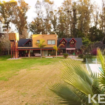 VENTA CASA EN CAMPOS DE ROCA 3 DORMITORIOS