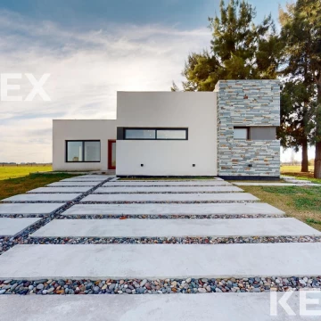 CASA EN VENTA -  LA VICTORIA POLO CLUB