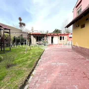 OPORTUNIDAD CASA DOBLE LOTE QUINCHO PILETA 