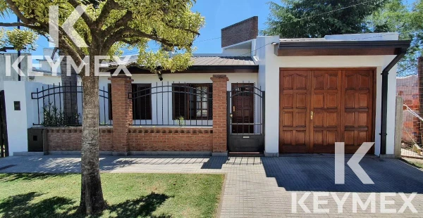 VENTA CASA  - Lisandro Olmos Etcheverry