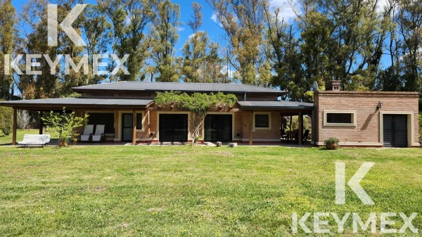 VENTA DE CASA DE 4 DORMITORIOS EN CAMPOS DE ROCA