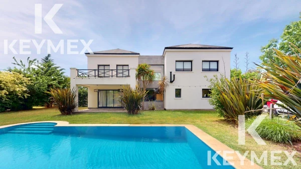 VENTA CASA DE 4 DORMITORIOS EN CITY BEL