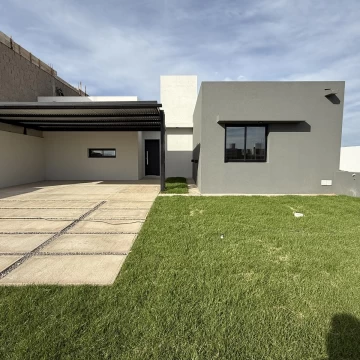 Casa en venta de 3 dormitorios en planta baja en Nobu Town