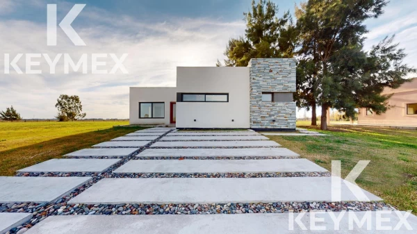 CASA EN VENTA -  LA VICTORIA POLO CLUB