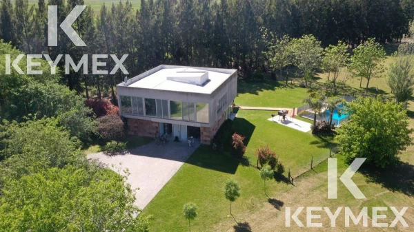VENTA CASA DE 4 DORMITORIOS  HARAS DEL SUR II