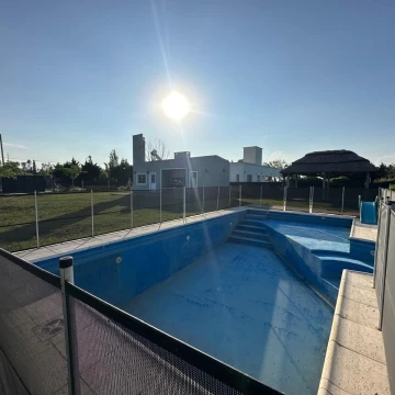 VENDE amplia quinta ubicada en Cumelen