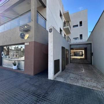VENDE hermoso departamento ubicado en Juan B justo 668