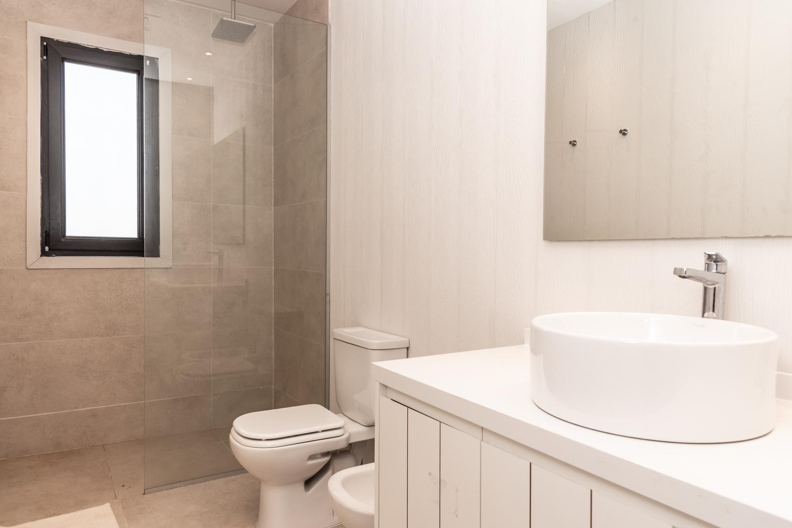 Baño suite matrimonial