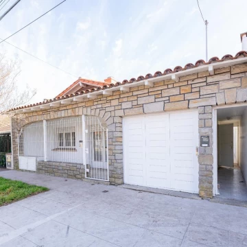 Chalet en Chauvin con 2 departamentos