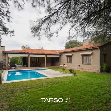 Casa en Venta de 3 dormitorios en Mendiolaza Barrio 4 hojas.