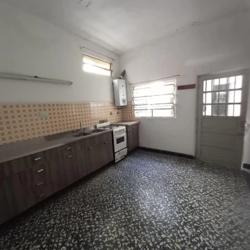 VENTA - Casa interna 2 dormitorios, patio  y terraza - Barrio Ludueña, Rosario.