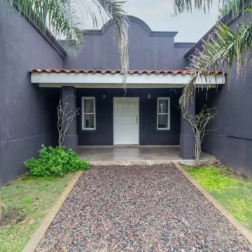 Casa 4 ambientes pileta c/cascada Parque y quincho