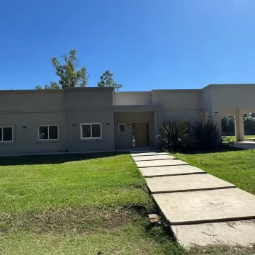 Casa a estrenar en Las Casuarinas, Pilar del Este, Pilar