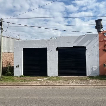 Local sobre la Ruta 25