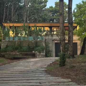 Propiedad en Mar de las Pampas, Costa Argentina, de hormigon inyectado