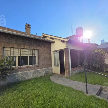 Casa en Venta en Villa Ballester - Tres Ambientes - 1 Departamento Fondo - Lote 9 m x 35 m