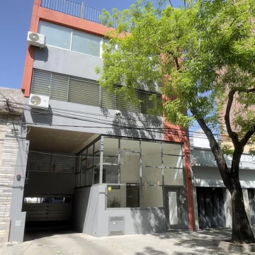 Oficina con recepción y baño compartido - (Alquiler/Venta) - Abasto
