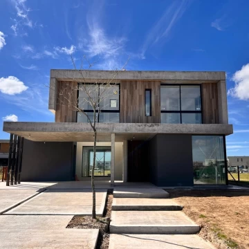 Venta - Casa moderna a Estrenar en barrio privado - Puertos del Lago - Riberas - Escobar