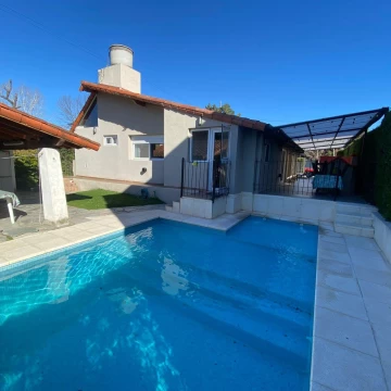 Casa venta contry en Canning jardin parrilla 