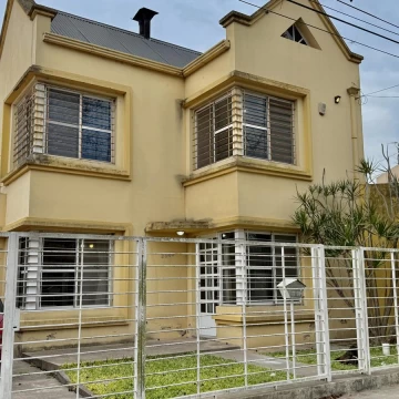 Los Naranjos  2500 - Casa en venta de 3 dormitorios - Granadero Baigorria