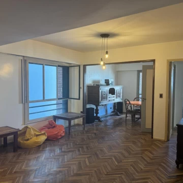 4 AMBIENTES MAS DEPENDENCIA EN VENTA!
