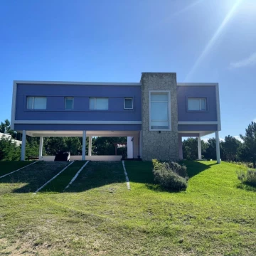 Venta Casa Barrio Golf Costa Esmeralda amoblada