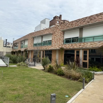 Venta Duplex Dos Dormitorios Con Patio Y Parrileros - Abasto Rosario