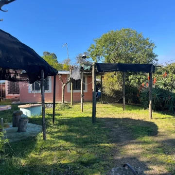Venta Casa 2 Dormitorios en Santa Ana con títulos lado sur