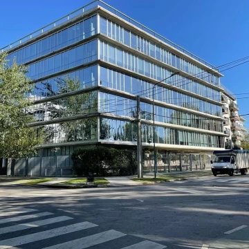 Modernas oficinas de planta libre en edificio AAA