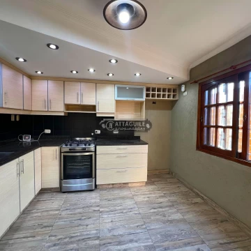Casa en venta San Antonio De Padua 6 ambientes