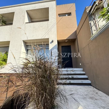 Casa en venta 4 ambientes