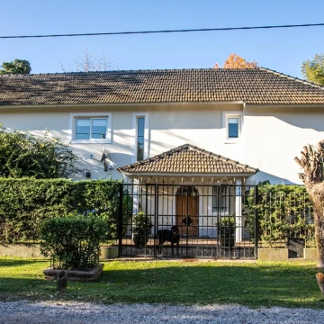Casa Quinta en Venta Las Retamas Barrio Abierto Acacias Blancas con Pileta Apto Crédito