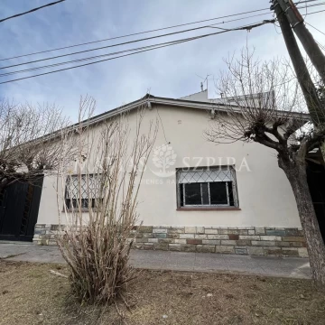 VENTA CASA A RECICLAR Castelar Norte