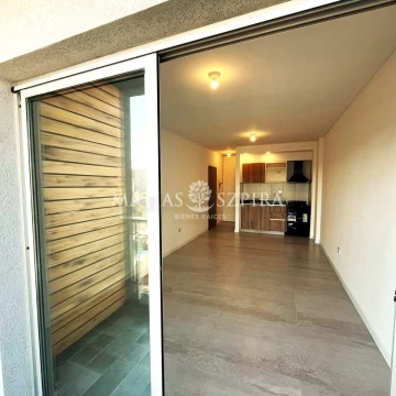 Monoambiente con balcon terraza y sum