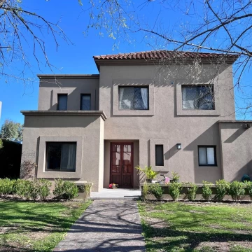 Casa en Alquiler Enero 7 Ambientes en Barrio La Comarca, Pacheco