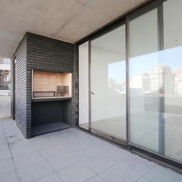 Piso en Venta de 4 Ambientes con Dependencia - Balcon  - Cochera Opcional