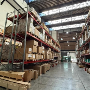 Excelente Depósito Unico con 16 mts altura Mixtura 3 VENTA