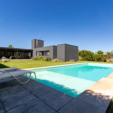 VENTA/PERMUTA - Casa de 3 dormitorios. Puerto Roldán.