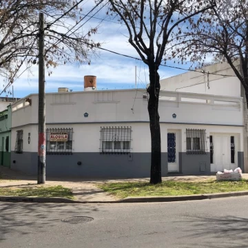 Casa con cochera Corrientes y Biedma - Rosario