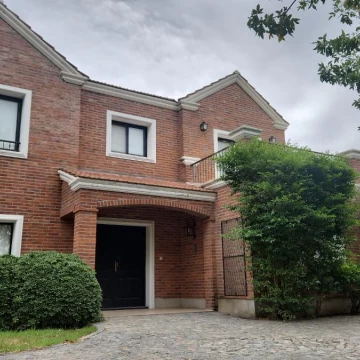 Venta casa 5 ambientes en Los Jazmines Pilar