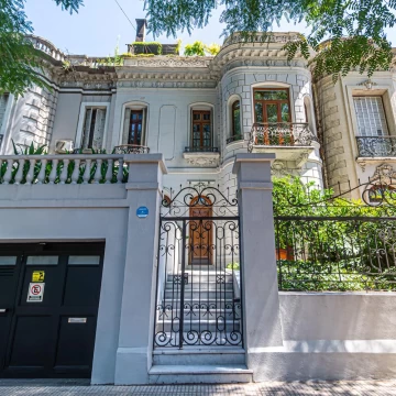 POSIBILIDAD DE FINANCIACIÓN. Casa de 550 m² con Piscina y Terraza en Belgrano
