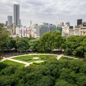 APTO PROFESIONAL. Monoambiente con vistas abiertas a Plaza Libertad