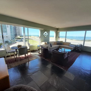 Departamento en Playa Brava