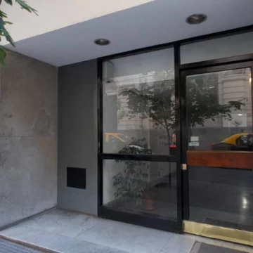 Departamento 2 dormitorios en venta en Barrio Norte.Muy luminoso!
