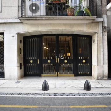 Departamento de 4 dormitorios en venta en Retiro - contrafrente a jardines con vista abierta!